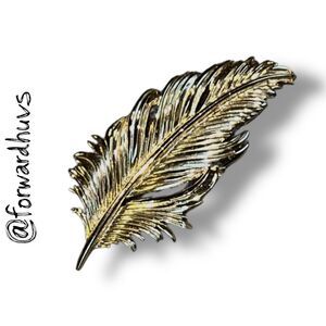 Vintage Feather Brooch – Textured Metal – Gold Tone – 2.5” x 1”